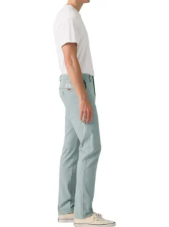 Pantalon chino en coton bleu clair pourvu du patch de la marque