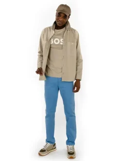 Pantalon chino en coton ciel uni avec une coupe slim et plusieurs poches