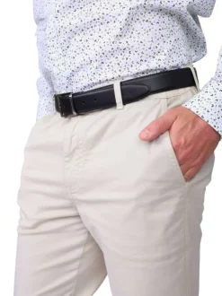 Pantalon chino en coton gris clair uni avec une coupe ajustée