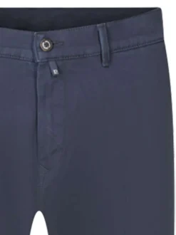 Pantalon chino en coton marine uni avec une coupe droite et des poches