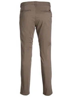 Pantalon chino en coton marron avec 4 poches et une coupe slim