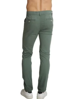 Pantalon chino en coton vert uni avec une coupe ajustée et une taille basse