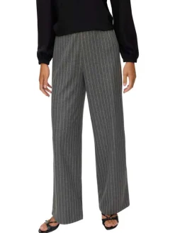 Pantalon chino gris rayé en blanc et avec une coupe bootcut
