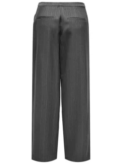 Pantalon chino gris uni avec une coupe droite et des poches à l'arrière