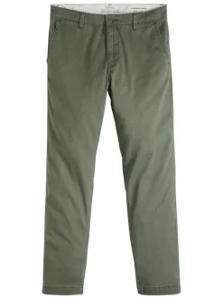 Pantalon chino kaki à coupe slim pourvu du patch de la marque
