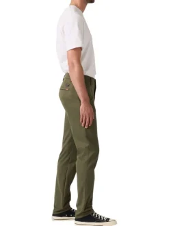 Pantalon chino kaki à coupe slim pourvu du patch de la marque