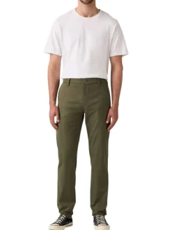 Pantalon chino kaki à coupe slim pourvu du patch de la marque