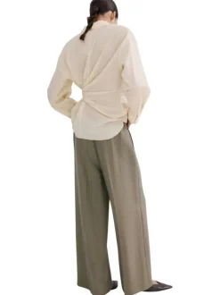 Pantalon chino kaki uni pourvu d'une coupe large et d'une taille haute
