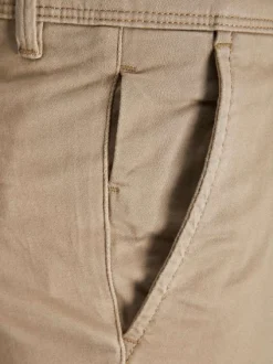 Pantalon chino Marco beige uni en coton avec une coupe slim et des poches