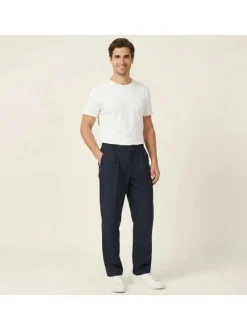 Pantalon chino marine à plis pourvu d'une coupe droite et de poches plaquées
