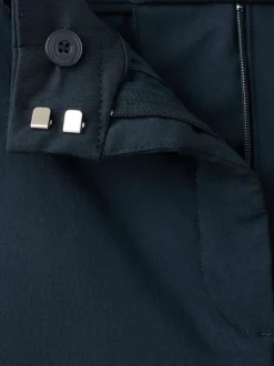 Pantalon chino 7/8 marine uni avec une coupe droite et 4 poches