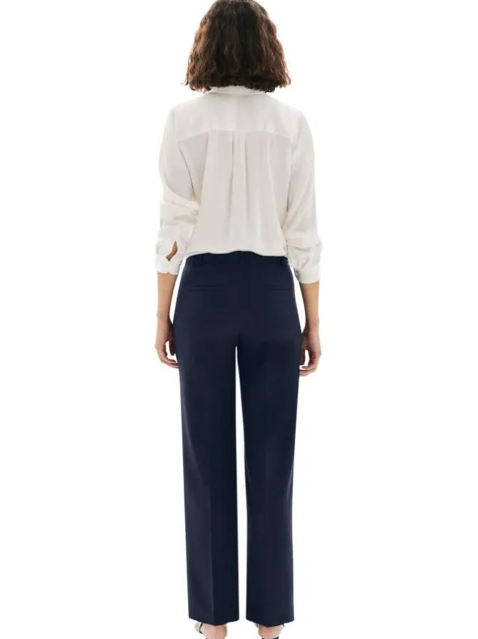 Pantalon Chino marine uni coupe bootcut pourvu de passants