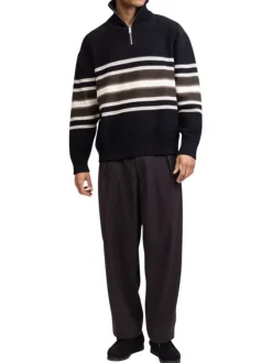 Pantalon Chino marron pourvu d'une coupe ample et de passants pour la ceinture