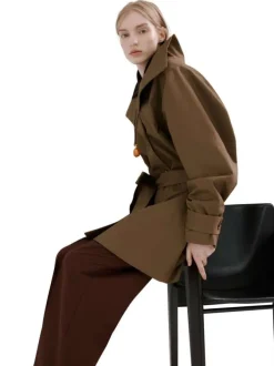 Pantalon chino marron uni pourvu d'une coupe large et d'une taille haute
