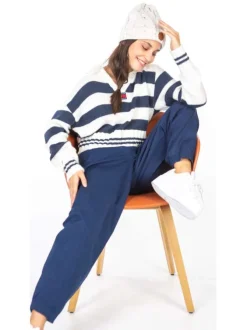 Pantalon Chino Mom Jog en coton biologique et lin marine uni avec une coupe régular et cheville resserrée élastiquement