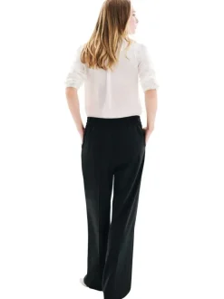 Pantalon chino noir uni avec une coupe ample et une taille élastiquée