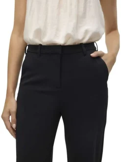 Pantalon chino noir uni avec une coupe bootcut et des passants pour ceinture