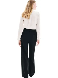 Pantalon chino noir uni avec une coupe bootcut et 2 poches italiennes