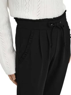 Pantalon Chino noir uni avec une coupe cigarette et une taille élastiquée