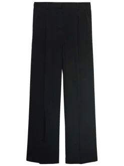Pantalon chino noir uni avec une coupe droite et deux poches latérales