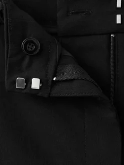 Pantalon chino 7/8 noir uni avec une coupe droite et 4 poches