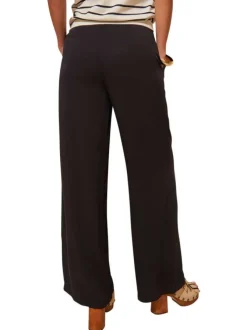Pantalon chino noir uni avec une coupe slim et à la taille intermédiaire