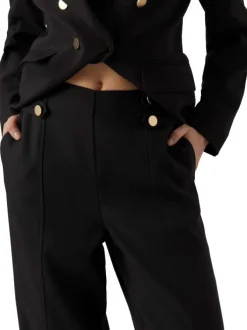 Pantalon chino noir uni à coupe droite et une taille intermédiaire