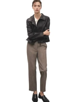 Pantalon chino taupe à motif chevronné avec une coupe droite