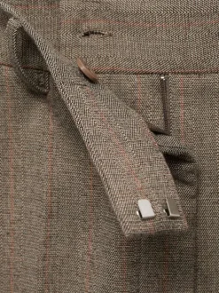 Pantalon chino taupe à motif chevronné avec une coupe droite