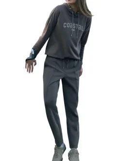 Pantalon chino taupe uni pourvu d'une coupe slim et d'une taille intermédiaire