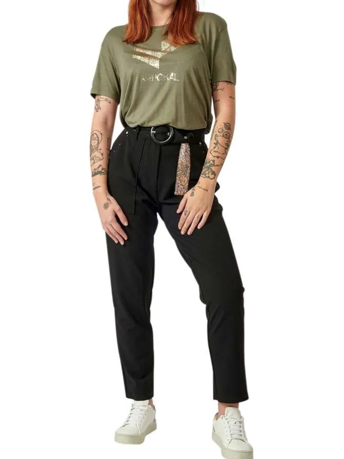 Pantalon Clay noir uni avec une coupe mom et une taille haute