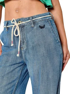 Pantalon denim en coton bleu uni avec une coupe ample et une corde à la taille