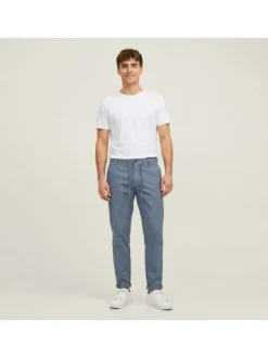 Pantalon en coton bleu imprimé avec une coupe chino et poches latérales