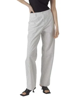 Pantalon en coton écru rayé avec une coupe bootcut et une taille intermédiaire