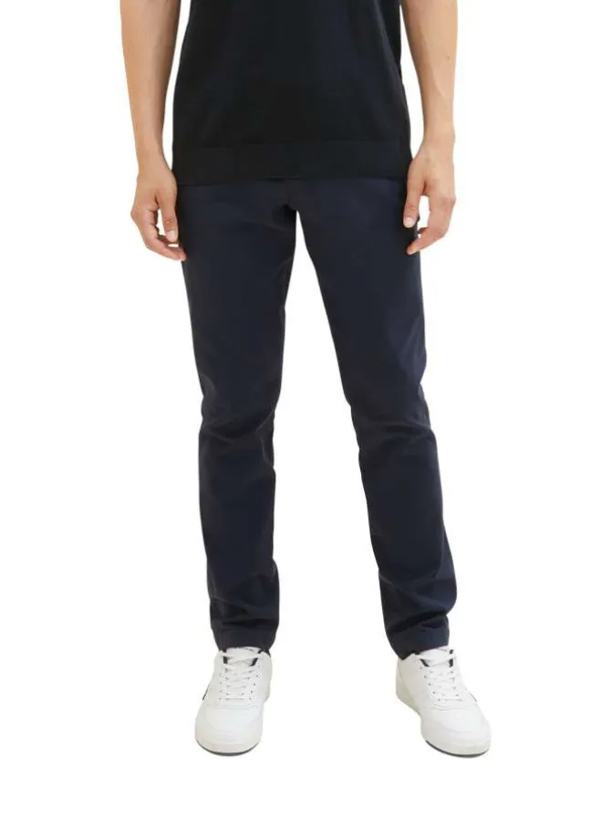 Pantalon en coton marine avec une ceinture à la taille et une coupe slim