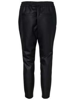 Pantalon en simili cuir noir uni avec une coupe droite