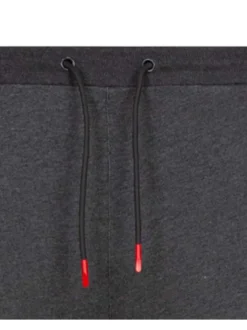 Pantalon jogging anthracite uni avec une coupe slim et des poches arrières avec logo brodé