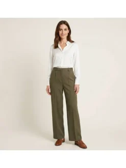 Pantalon kaki uni avec une coupe droite et une taille mi-haute