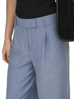 Pantalon Linda bleu denim uni avec une coupe droite et une taille haute