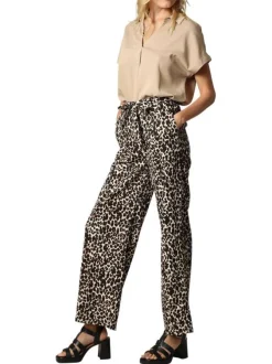 Pantalon léopard avec une coupe fluide et une ceinture à nouer à la taille