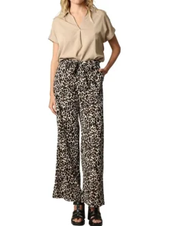 Pantalon léopard avec une coupe fluide et une ceinture à nouer à la taille