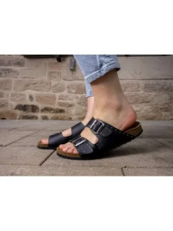 Pantalon léopard avec une coupe fluide et une ceinture à nouer à la taille