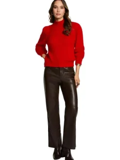 Pantalon marron en simili cuir pourvu d'une coupe bootcut et de poches