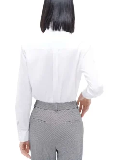 Pantalon noir imprimé pied de coq avec une coupe droite et une taille haute