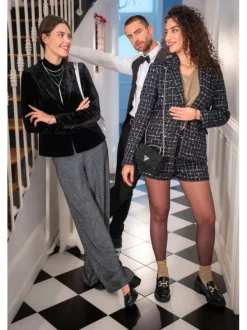 Pantalon noir uni aspect simili cuir avec une coupe droite et des poches