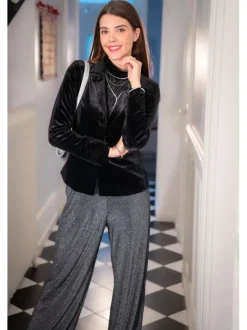 Pantalon noir uni aspect simili cuir avec une coupe droite et des poches