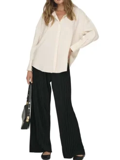 Pantalon noir uni avec une coupe droite et une taille élastiquée