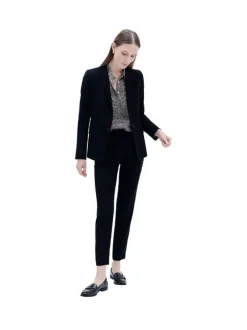 Pantalon noir uni avec une coupe slim et une taille intermédiaire