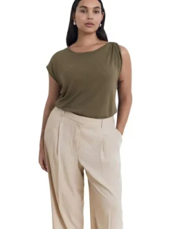 Pantalon à pince écru pourvu d'une coupe coupe ample et fluide
