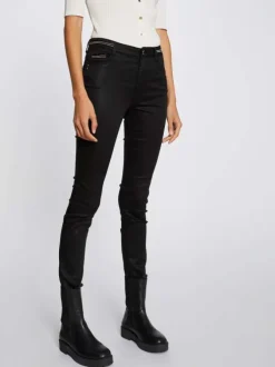 Pantalon 5 Poches noir uni avec des liserés et une coupe slim